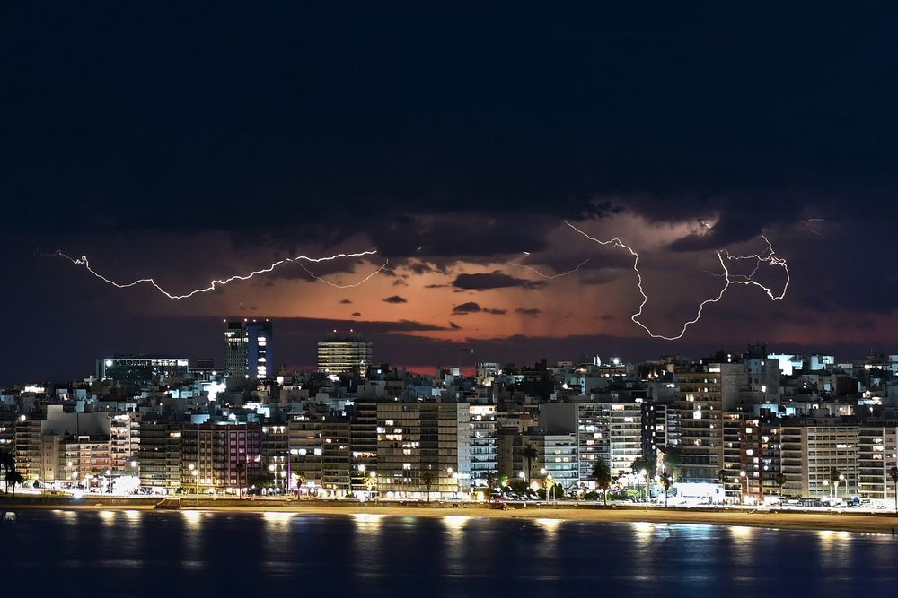 Tormenta eléctrica en Montevideo el 1° de enero de 2025. Archivo