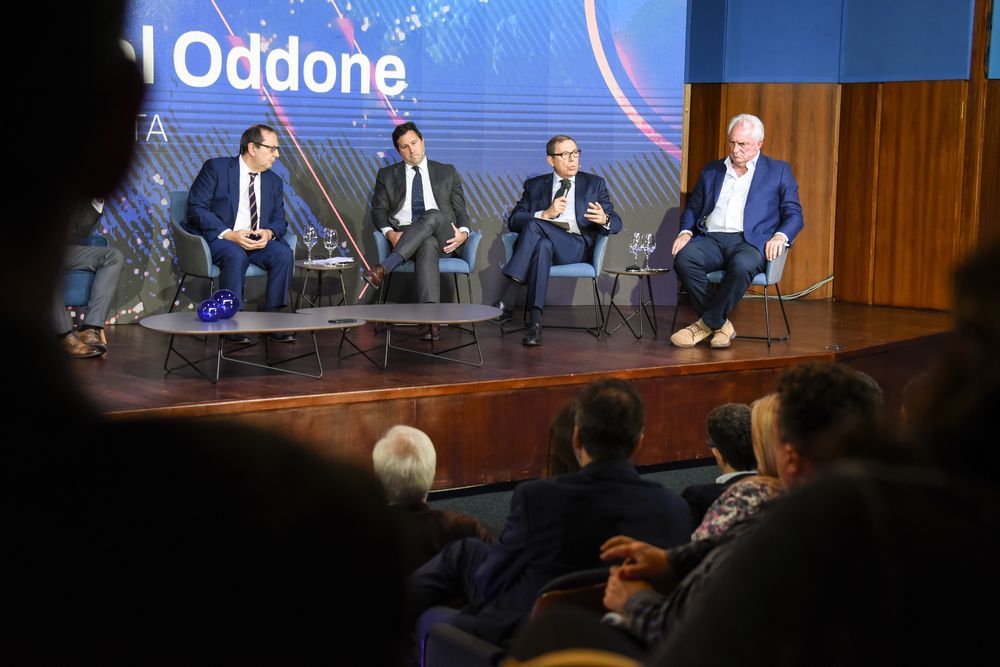 20241016 Julio de Brum, Diego Labat, Gabriel Oddone, Eduardo Ache. Conferencia con referentes económicos de los candidatos politicos a la presidencia.(11).jpg