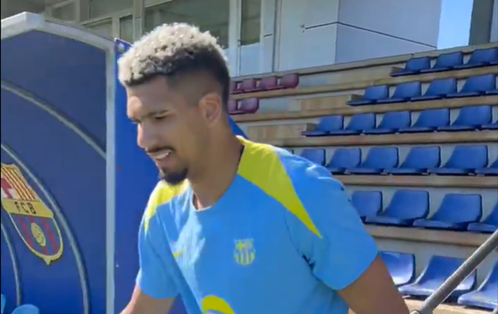 Ronald Araujo en la práctica de este lunes de FC Barcelona