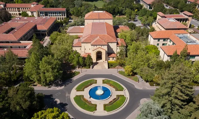 La Universidad de Stanford es una de las top a nivel mundial.