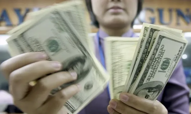 El dólar cerró estable