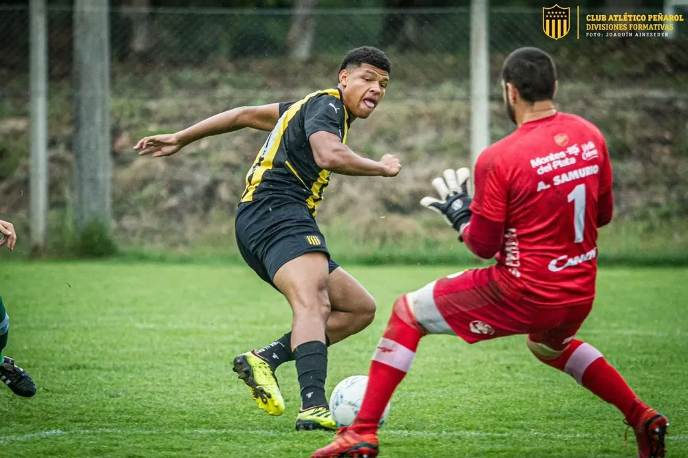 Bruno Betancor aparece por primera vez en la lista de Alfredo Arias para un partido de Primera de Peñarol