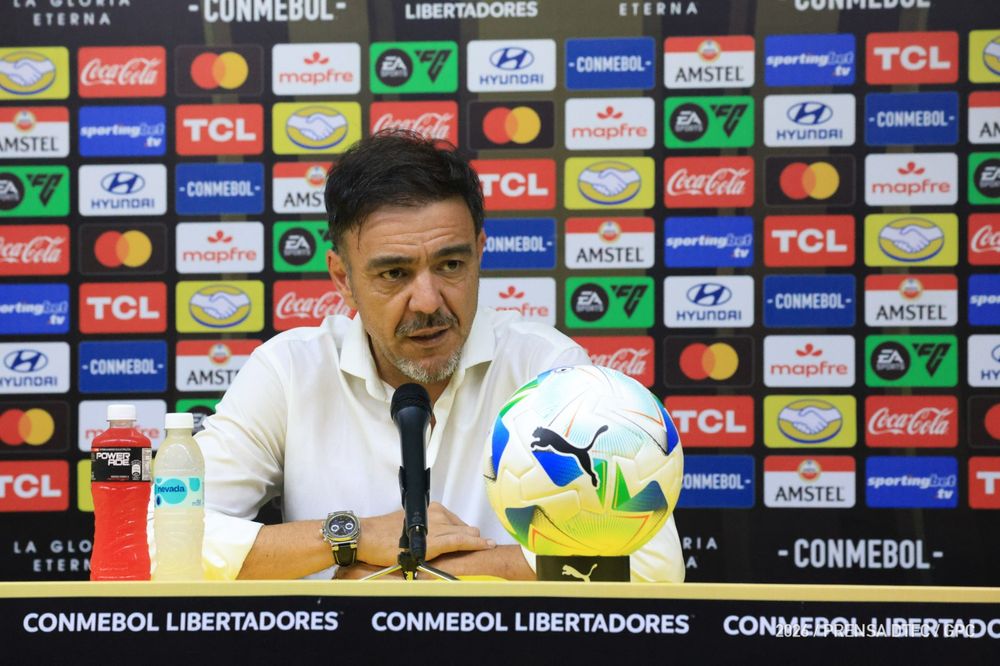 Álvaro Recoba en conferencia de prensa, tras la victoria de Táchira