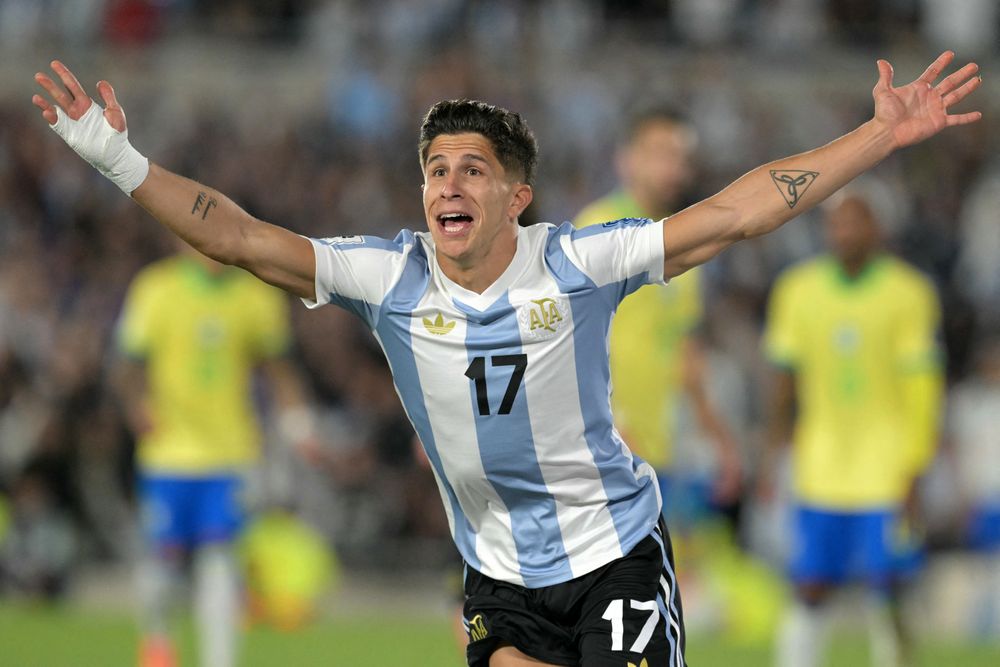 Giuliano Simeone celebra su gol para Argentina ante Brasil por Eliminatorias