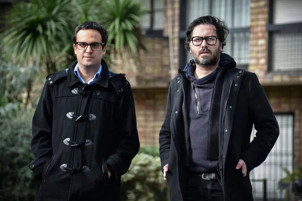 Horacio Varoli y Federico Castillo, autores de La ropa en la cancha