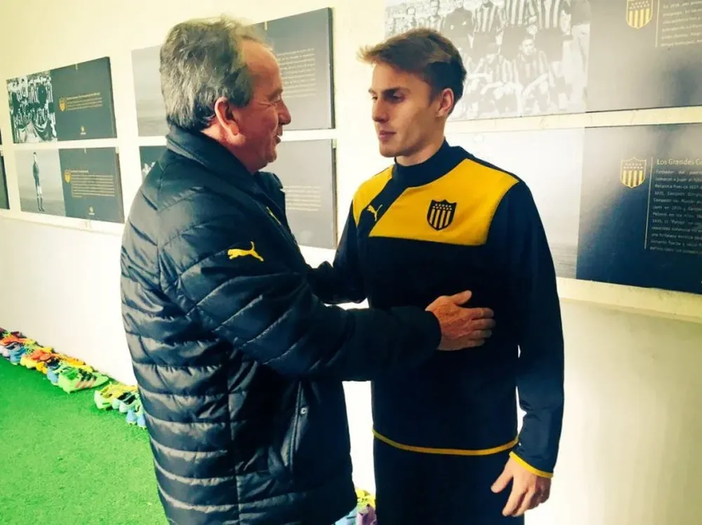 Ahuntchain recibió a Bressan