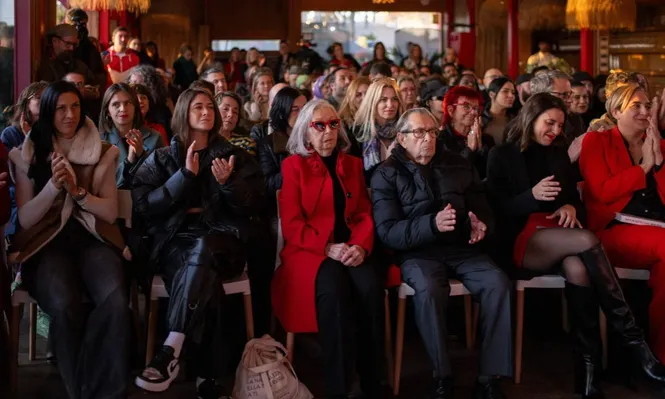 Ada Colau, Irene Montero, Ada Parellada y Jenni Hermoso, en el homenaje a Itziar Castro.