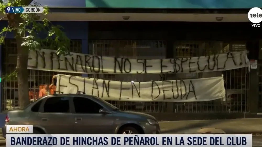 Las banderas que colgaron los hinchas