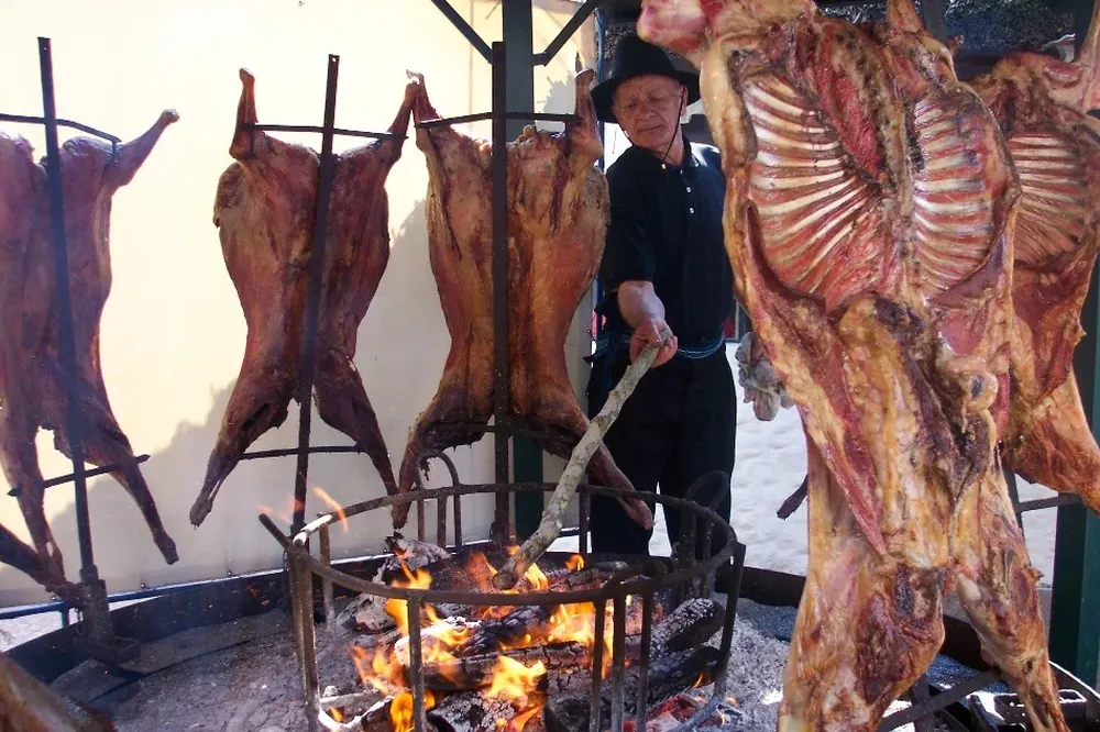 Por año agrícola se podrán trasladar hasta 16 corderos y 16 lechones.