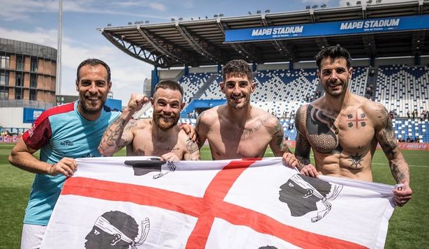 Nahitan Nández se salvó del descenso con Cagliari