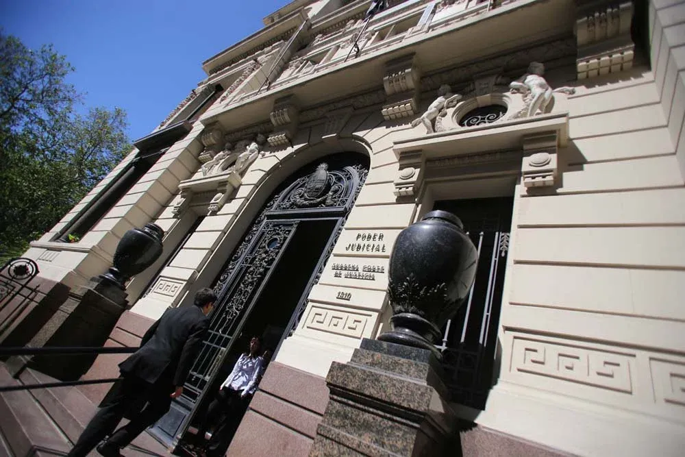 La Suprema Corte cuestionada por la decisión de un juez. A. Sartorotti