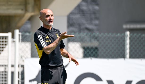 Paolo Montero se hizo cargo del plantel principal de Juventus