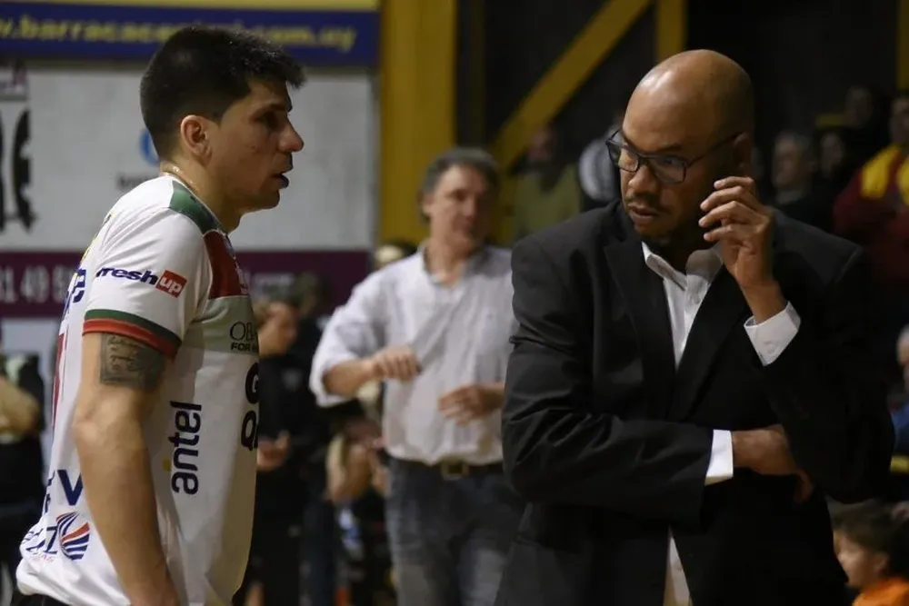 Fernando Cabrera y el capitán de Aguada, Demian Álvarez