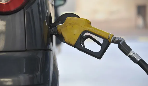 Con el mercado petrolero en calma,  el gobierno define tarifas de combustibles para diciembre