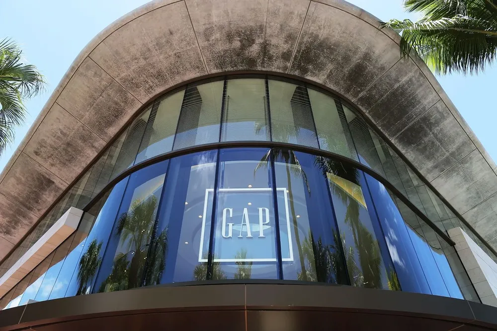 La firma cerrará tiendas en Europa pero mantendrá la venta online.