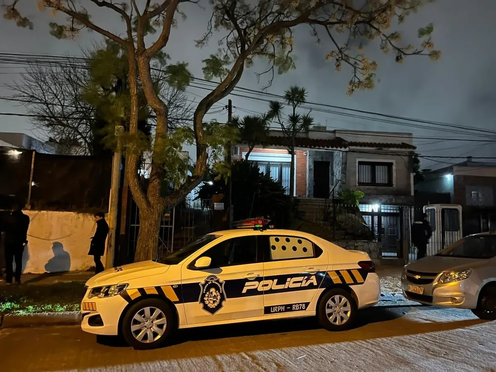 La vivienda está ubicada en las calles Chamizo y Solano López del barrio Buceo (Montevideo)