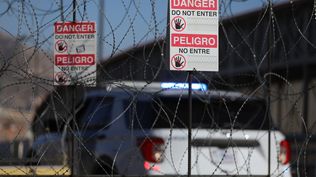 Carteles en la frontera con México