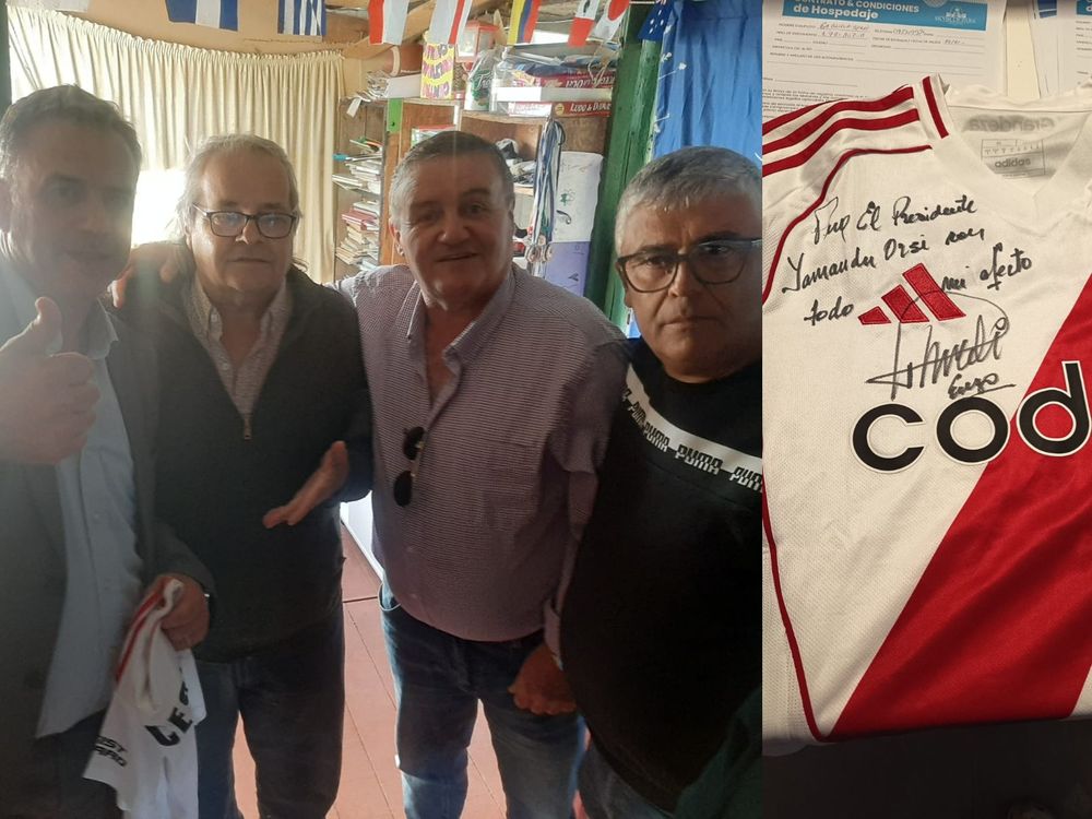 Yamandú Orsi junto al Pato Torena y Alfredo Jaureguiverry durante un evento en el Nuevo Comienzo