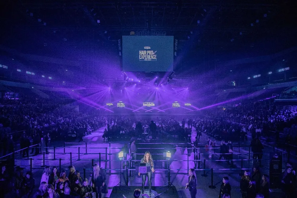 El escenario en el Antel Arena.