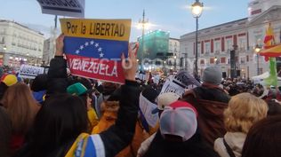 Venezolanos en Madrid protestan contra la asunción del presidente Nicolás Maduro