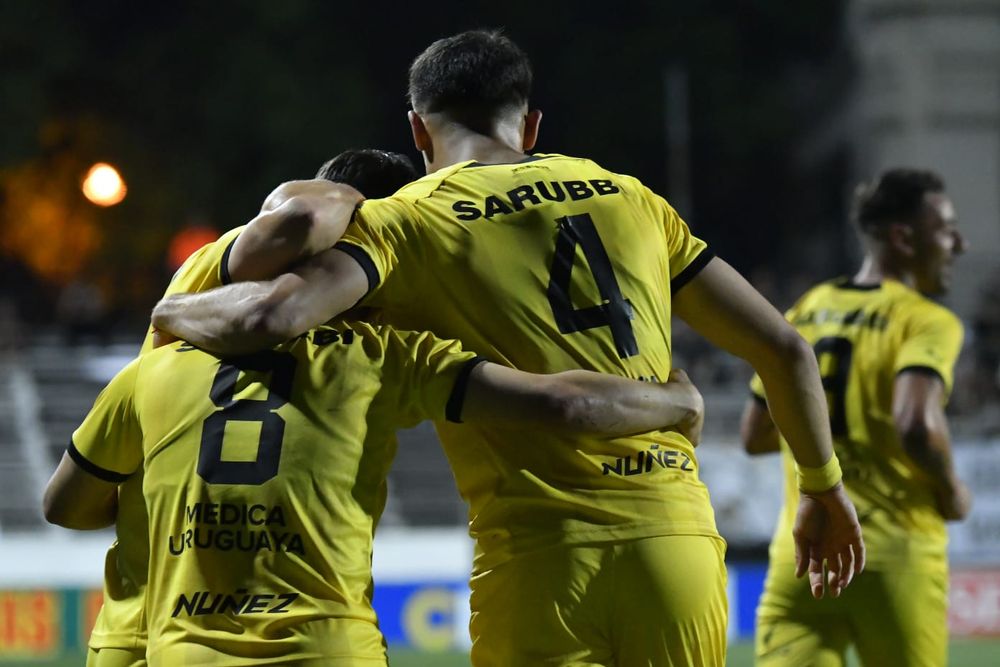 Leonardo Fernández y Guzmán Rodríguez en Peñarol Leonardo Fernández y Guzmán Rodríguez en Peñarol