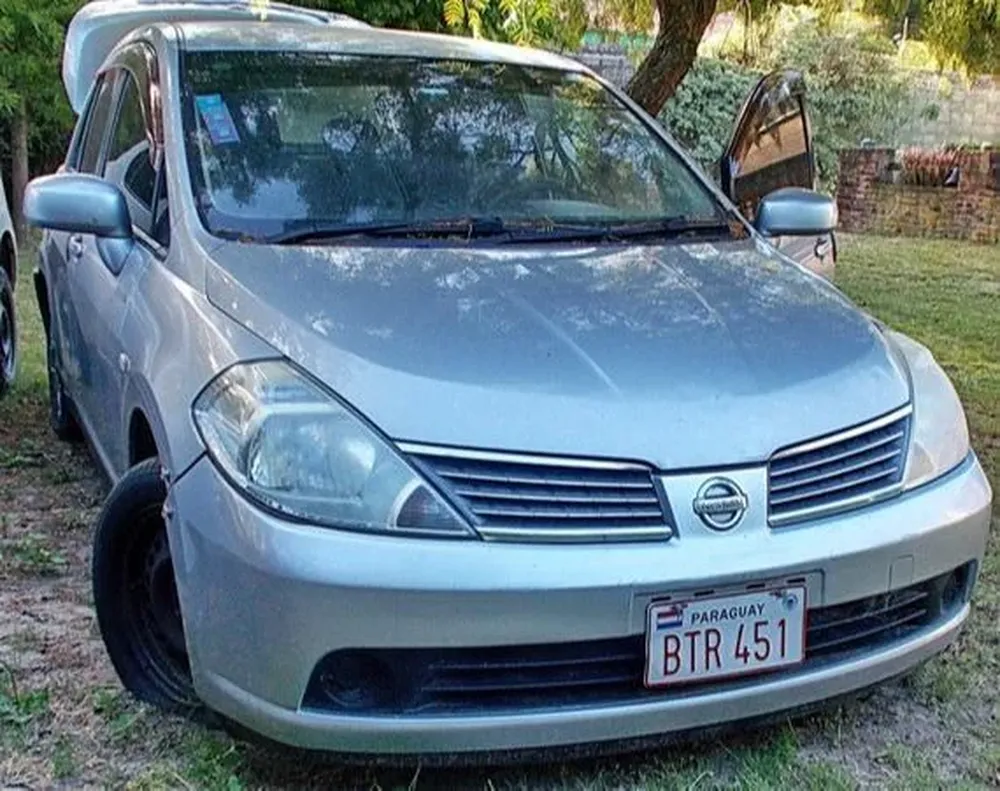 Nissan Tiida Latio A/T (año 2005).