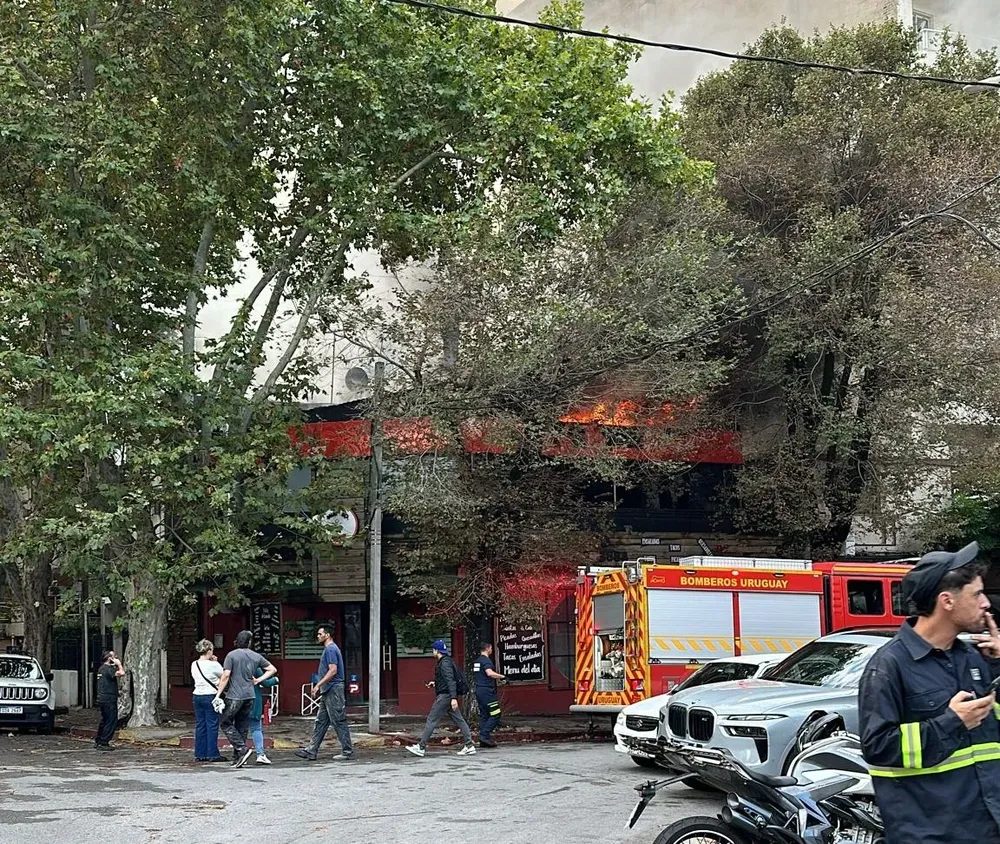 Incendio en restaurante de Punta Carretas