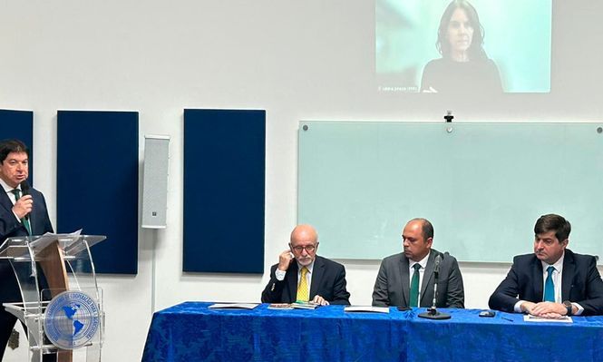 Embajada de Uruguay y el IICA: organizadores del seminario “La integración logística como fuente de competitividad de los sistemas agroalimentarios: oportunidades y desafíos para el Cono Sur”.