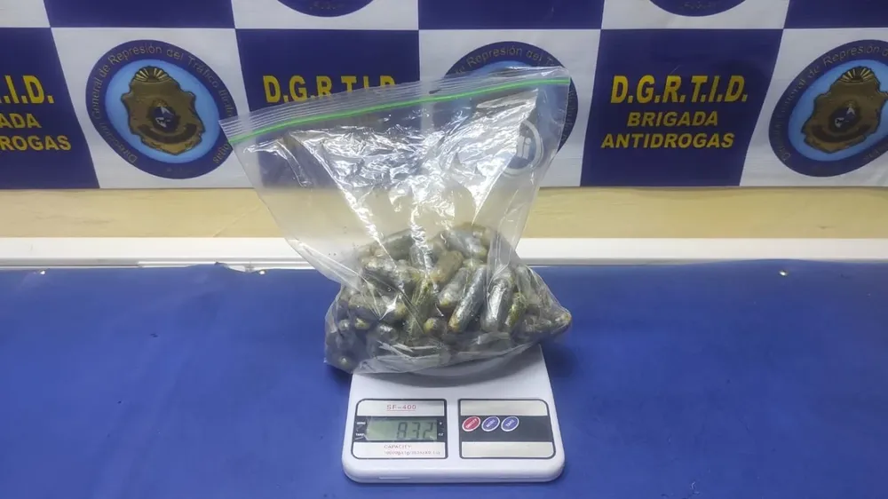 Cocaína incautada a dos mujeres paraguayas que quisieron ingresar la droga ingiriéndola en cápsulas