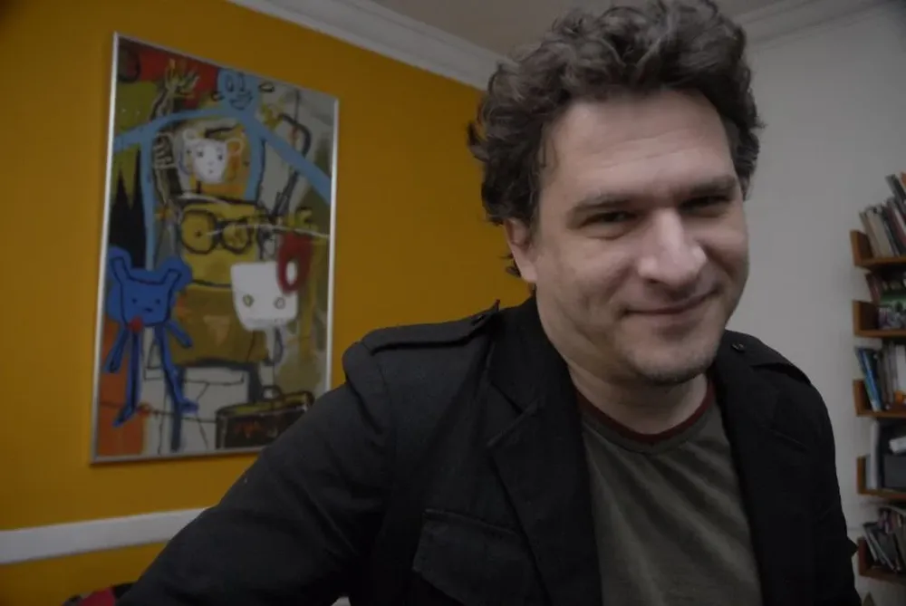 Pablo Casacuberta nació en Montevideo en 1969 y es escritor, cineasta y artista visual