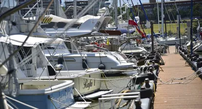 Embarcaciones amarradas en el puerto del Buceo