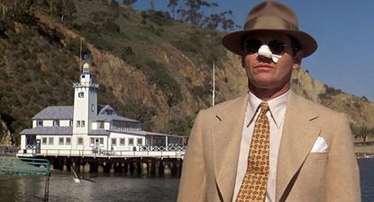 murio robert towne, el hombre en las sombras detras de el padrino, barrio chino, bonnie y clyde y mision imposible