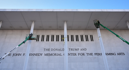 Polémica por el cambio de nombre del Kennedy Center: más artistas cancelan sus shows en rechazo