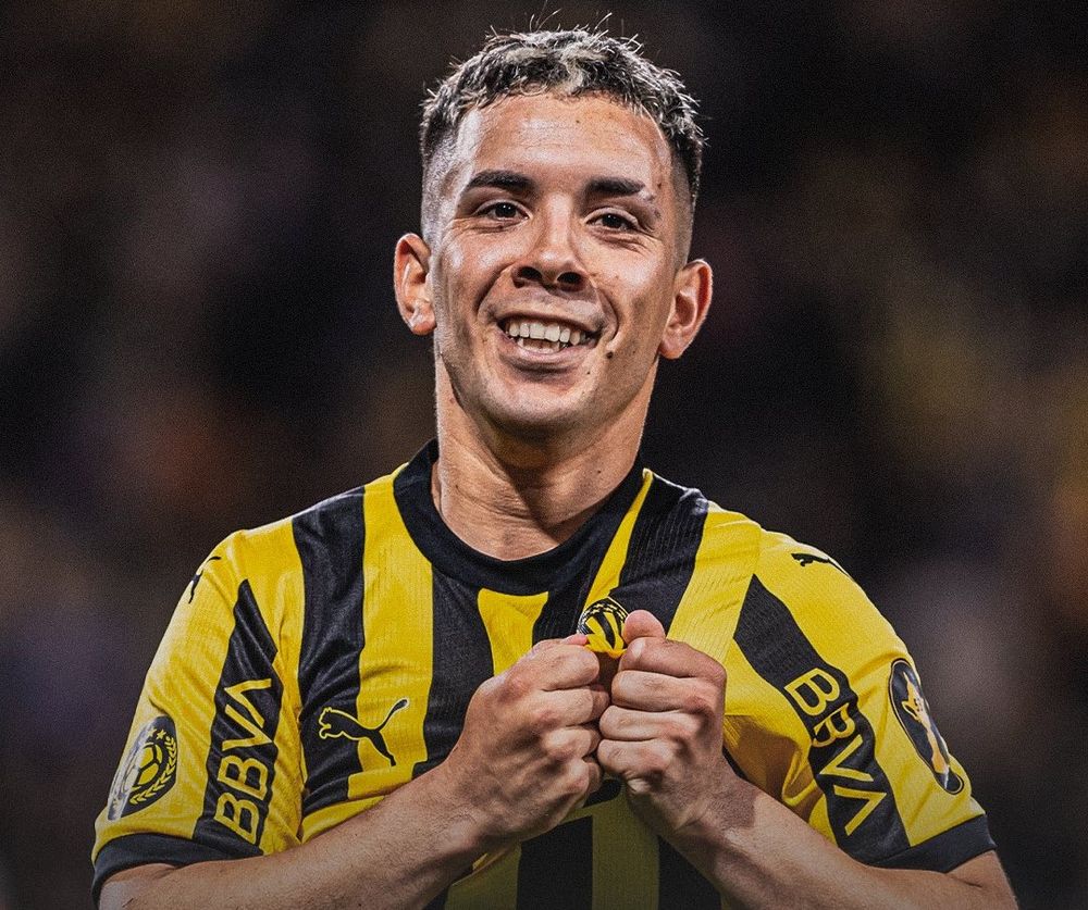 Leonardo Fernández disfrutando de su golazo con Peñarol ante Liverpool