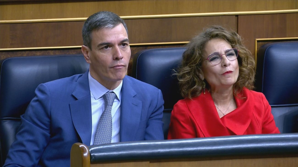 El presidente del Gobierno, Pedro Sánchez y la ministra de Hacienda, María Jesús Montero.