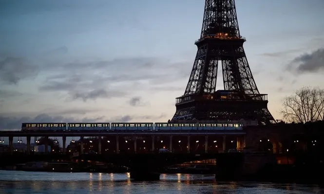 El río Sena y la Torre Eiffel