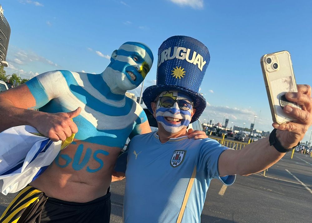 Gonzalo, el hincha de la selección uruguaya que se pinta para cada partido
