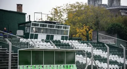 La tribuna principal del Parque Roberto, de Racing, en Sayago.