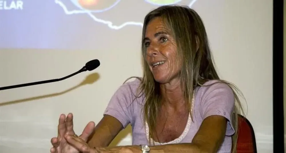 Adriana Zumarán en una charla sobre frutas de exportación del Instituto Nacional de investigación Agropecuaria