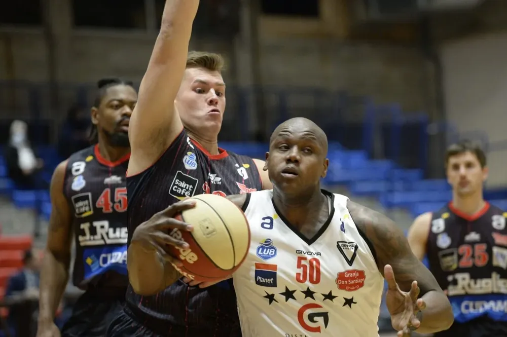 Zygimantas Riauka y Paul Harrison, 9 contra 14 puntos