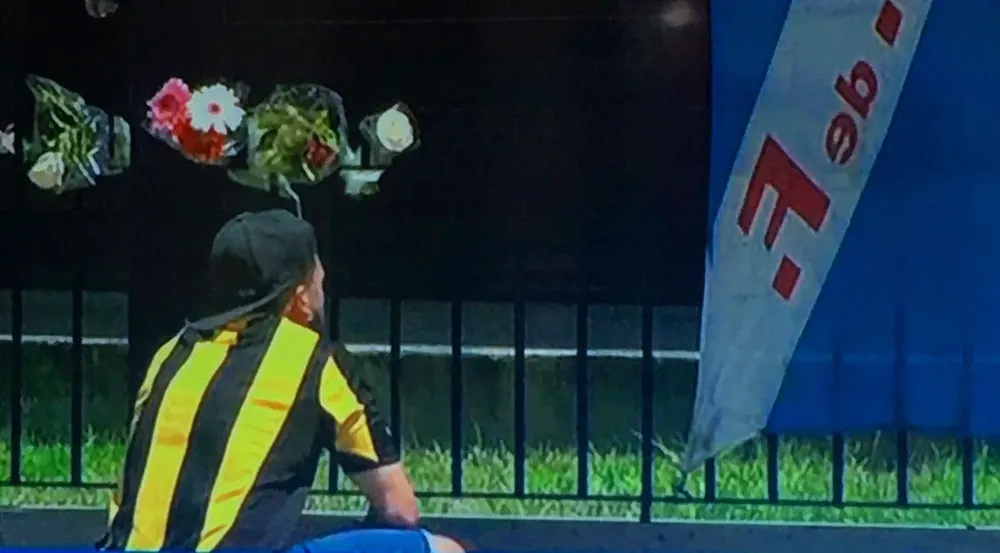 Un hincha de Peñarol fue a ofrecer sus respetos al Morro García hasta la sede de Nacional
