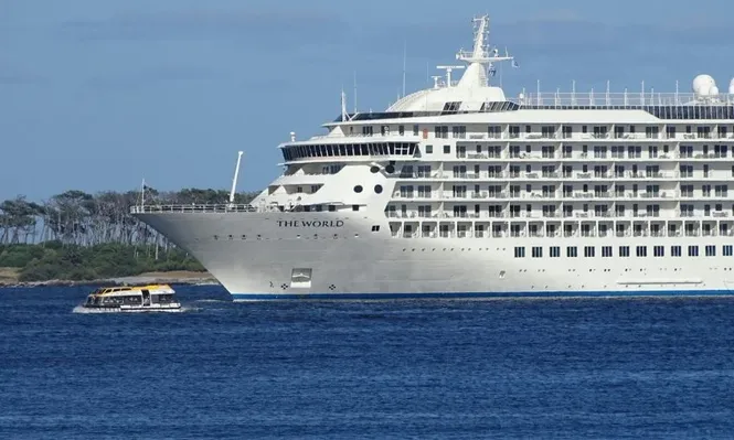 El crucero de los millonarios llegó a Punta con medidas extremas de seguridad