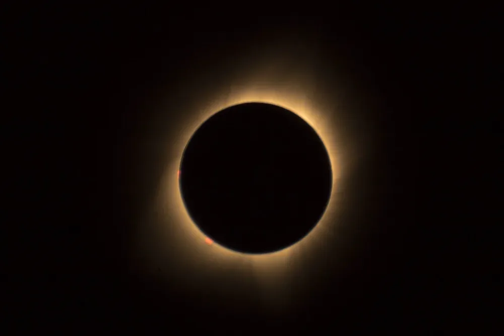 El eclipse anular de sol se produce cuando la Luna se interpone entre la Tierra y el Sol