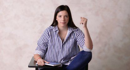 si vamos a medir la adultez con los criterios del siglo xx, no hay mas adultos: flor sichel llega a montevideo con su show sobre la era del agotamiento