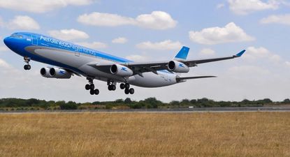 La compañía anunció que aplicará además descuentos salariales a más de 200 pilotos, copilotos y tripulantes de cabina.