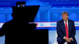 Donald Trump habla durante un foro abierto del canal Fox News en Des Moines, Iowa, en 2024.