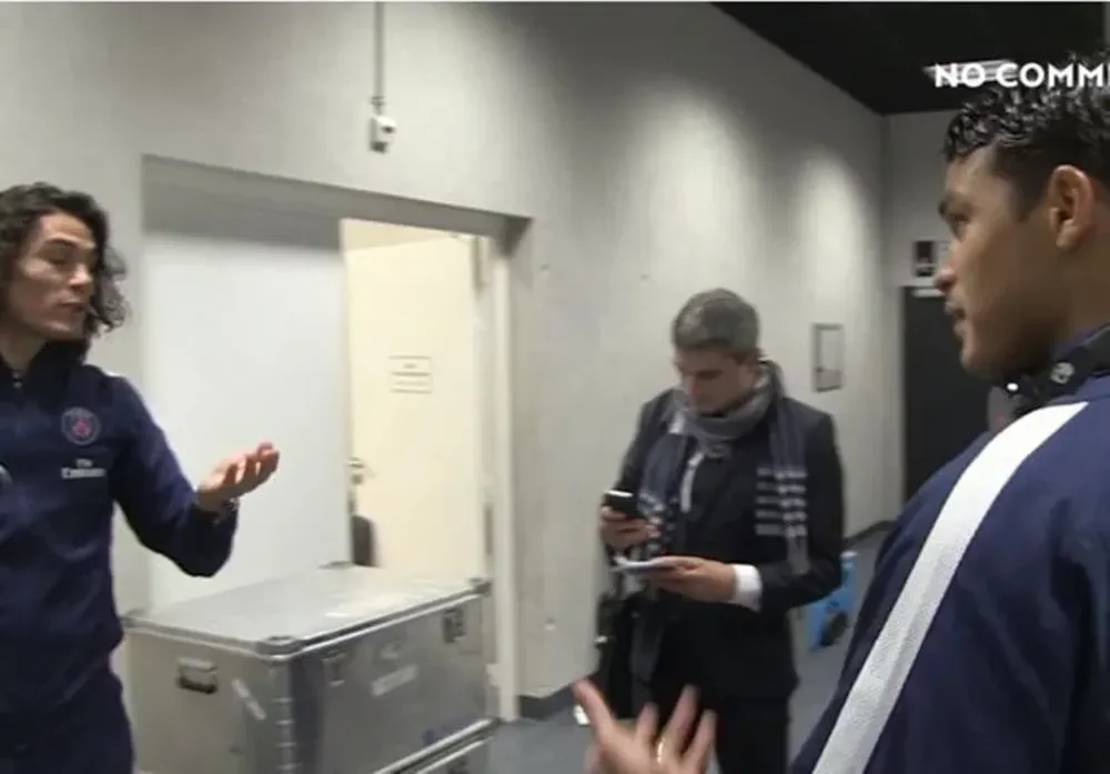 Thiago Silva le recriminó en broma a Cavani