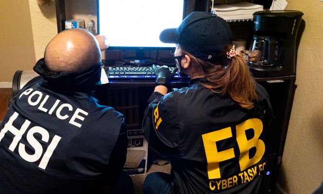 FBI tomó el poder de un foro que tenía filtraciones de fotos de cédulas y hackeos del INAU, intendencias y empresas uruguayas