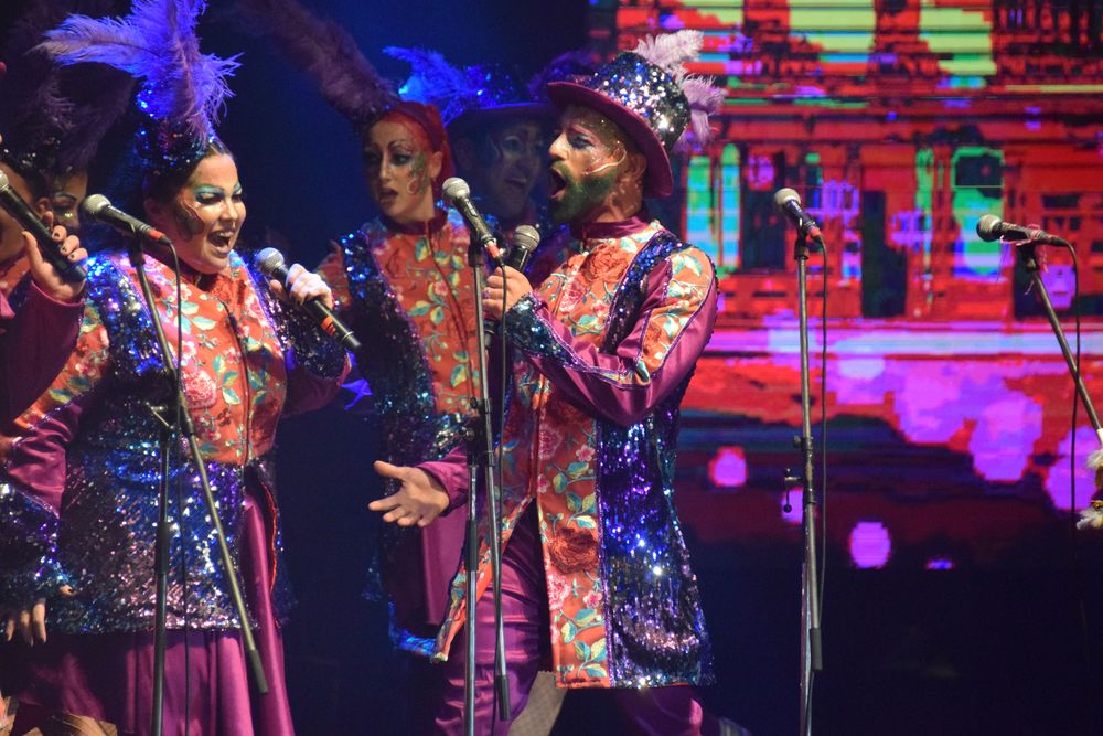 Braulio Assanelli, solista en los humoristas Sociedad Anónima, en el Teatro de Verano.