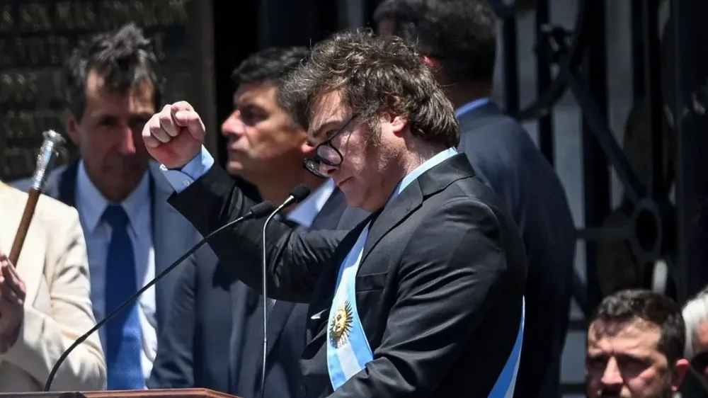 El presidente Javier Milei y una solución para las Leliq